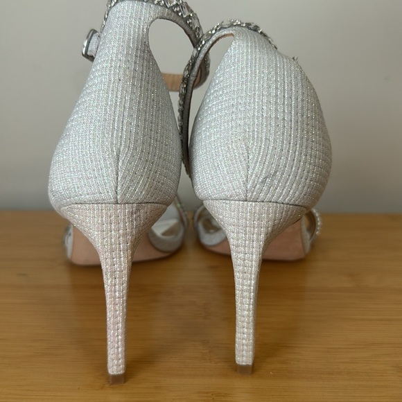 Badgley Mischka Crystal Embellished Stiletto Sandals wedding size 9.5 - Picture 5 of 6